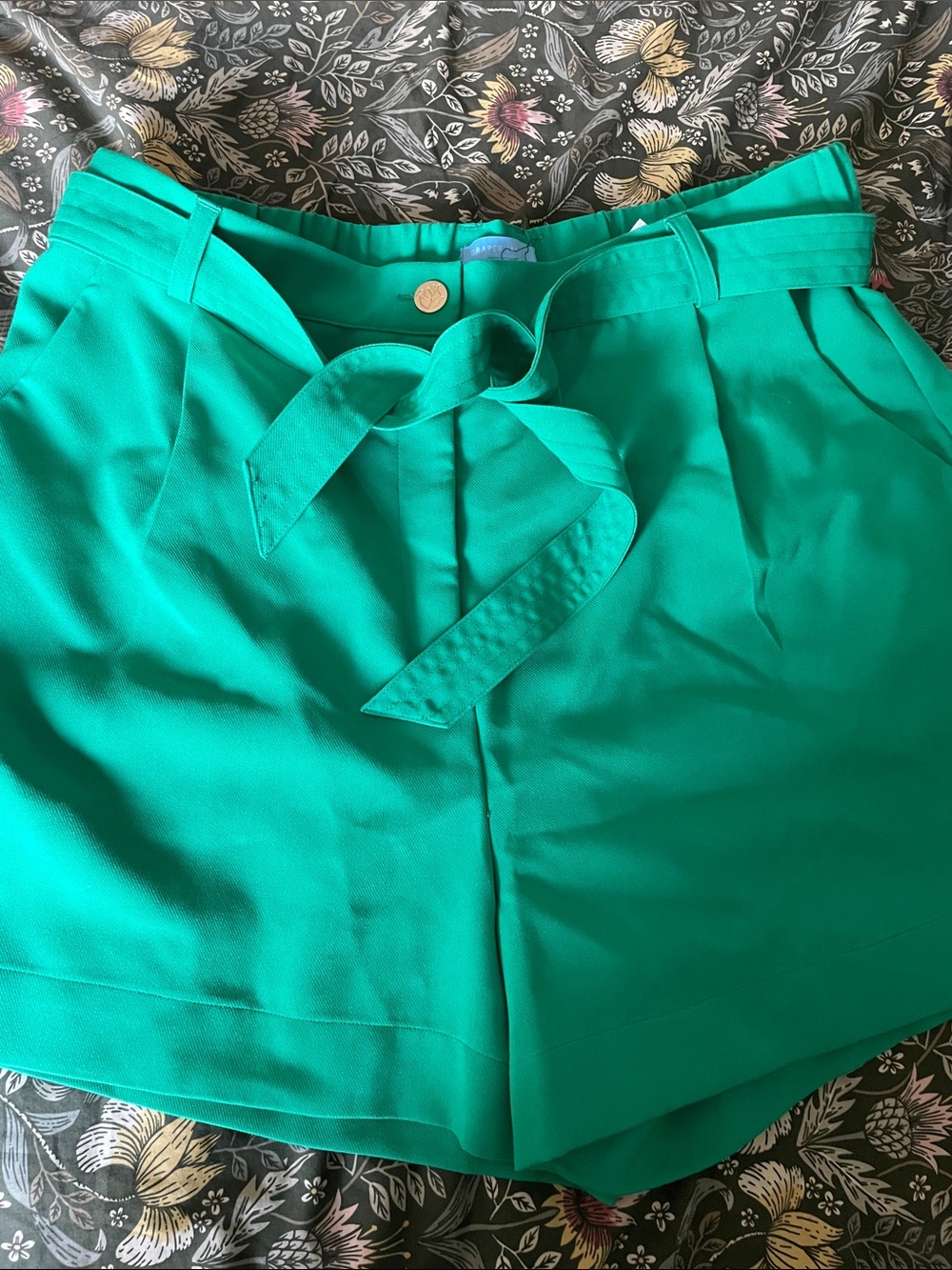 Draper James size XL belted short